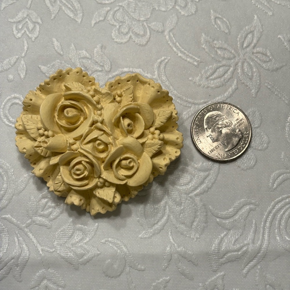 Hallmark Floral Heart Brooch - Picture 2 of 3